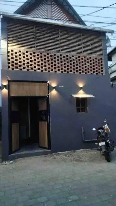 Serendipity Kochi 0*,